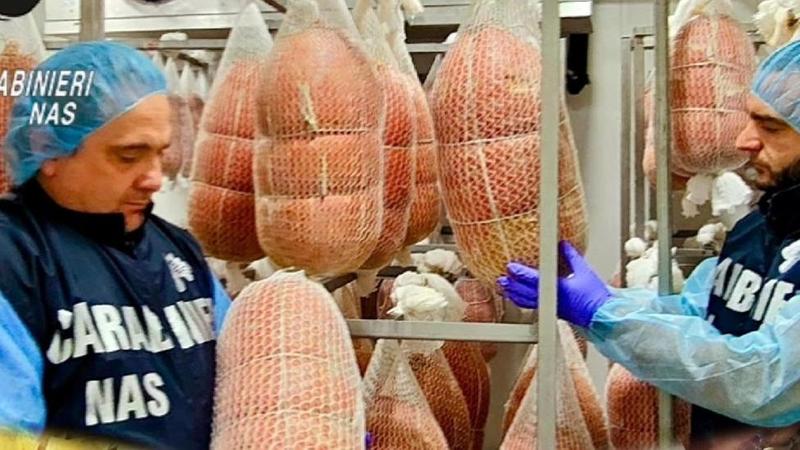 Maxi sequestro di prosciutti in un pastificio