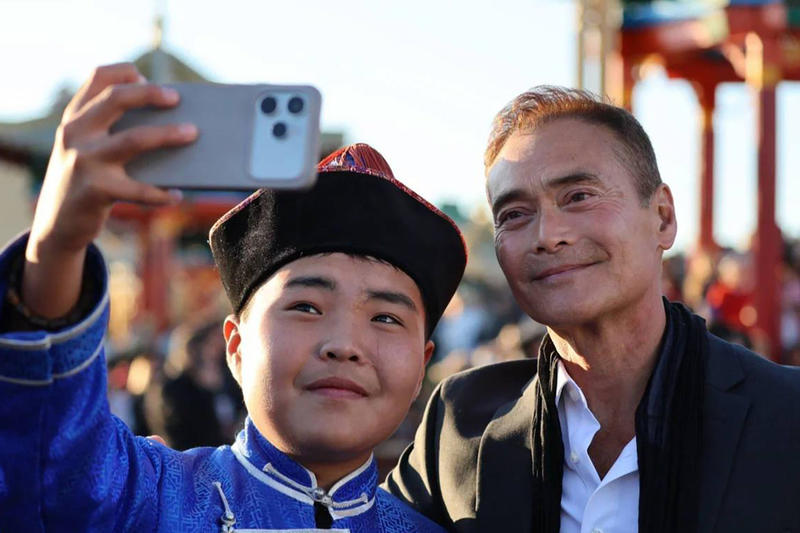 «Я — метис разных культур»: звезда боевиков Марк Дакаскос рассказал о попытке стать буддийским монахом в Калмыкии