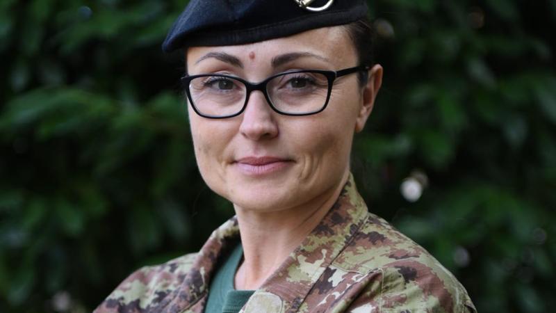 Festa delle forze armate, Antonella: “Io, mamma e militare. Nell’esercito vera parità”