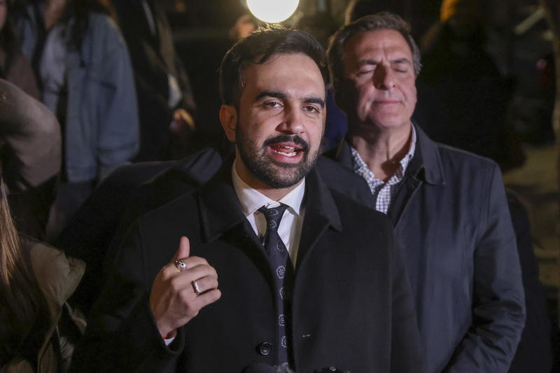 Elezioni a New York: favorito il socialista musulmano Mamdani. Trump alla carica: “Se vince il niente fondi federali”