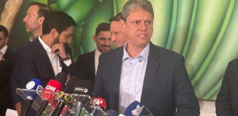 Tarcísio começa a montar time de campanha; grupo já atendeu presidenciáveis