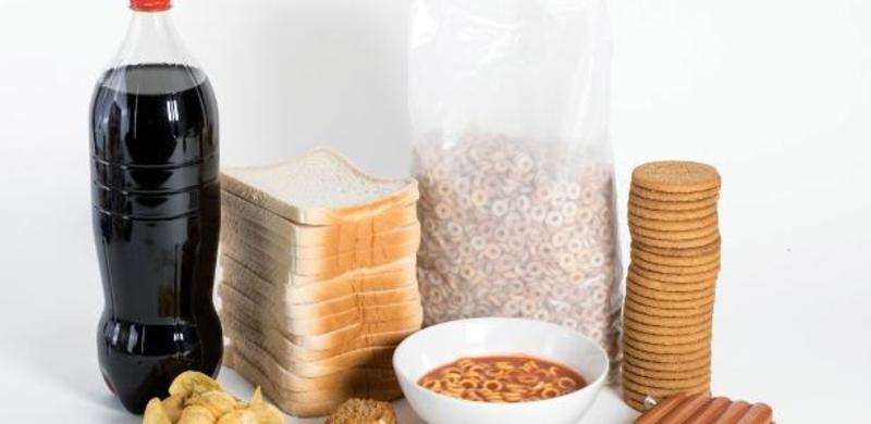 Estudo brasileiro inédito: comer muito ultraprocessado modifica seus genes
