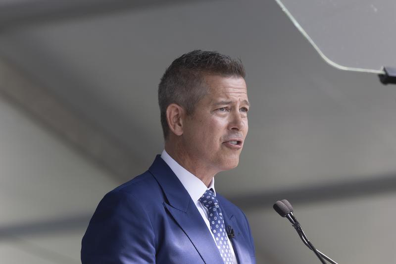 DOT Secretary Duffy Threatens to Close Airspace Amid Ongoing Shutdown Standoff DOT Secretary Duffy Threatens to Close Airspace Amid Ongoing Shutdown Standoff