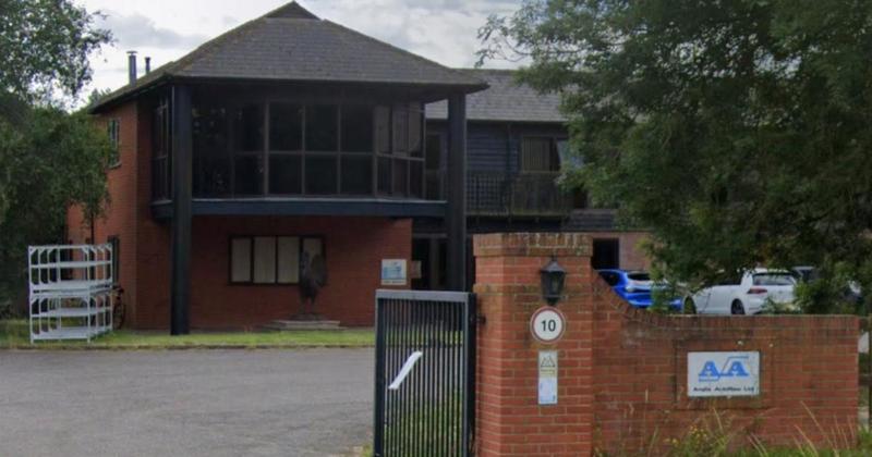 Bird handling company fined £16k after whistle-blower warned it was 'a death trap' Bird handling company fined £16k after whistle-blower warned it was 'a death trap'