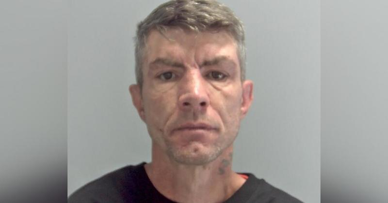 Woman forced to flee hotel room naked to escape brutal attack by new boyfriend Woman forced to flee hotel room naked to escape brutal attack by new boyfriend