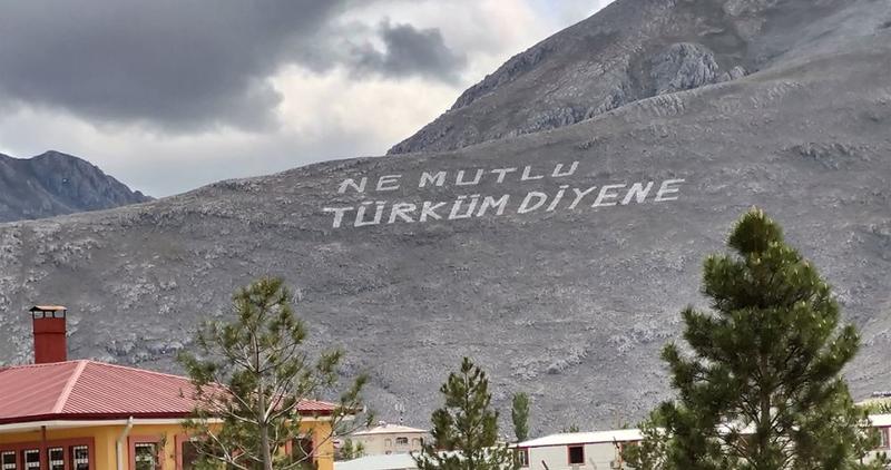 Resmî ideolojinin ulus devlet kurma çabası ayrışmayı körükledi Resmî ideolojinin ulus devlet kurma çabası ayrışmayı körükledi