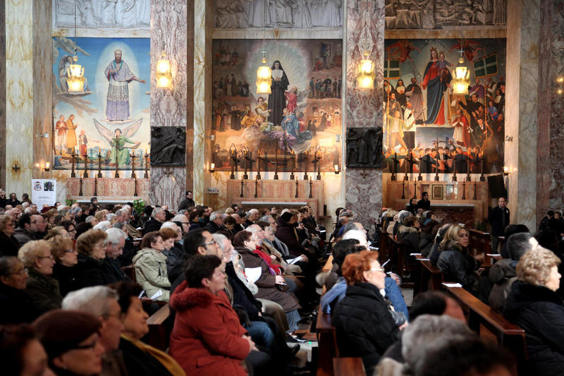 Le ragioni dei giovani che vanno sempre meno a Messa Le ragioni dei giovani che vanno sempre meno a Messa