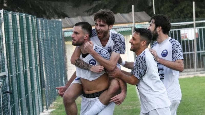 Il Trecastelli è super. Ankon Dorica in vetta