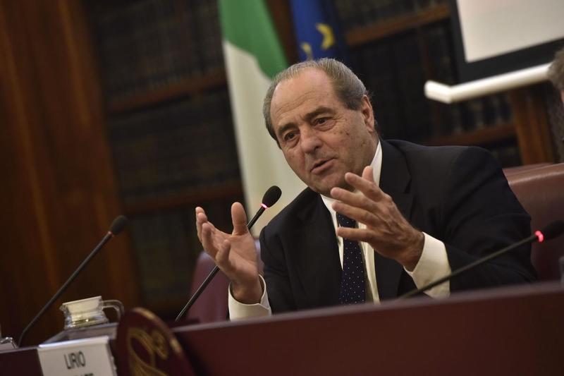 «Caro Travaglio, separiamo le carriere ché il Cav non c’è più». Parla Di Pietro