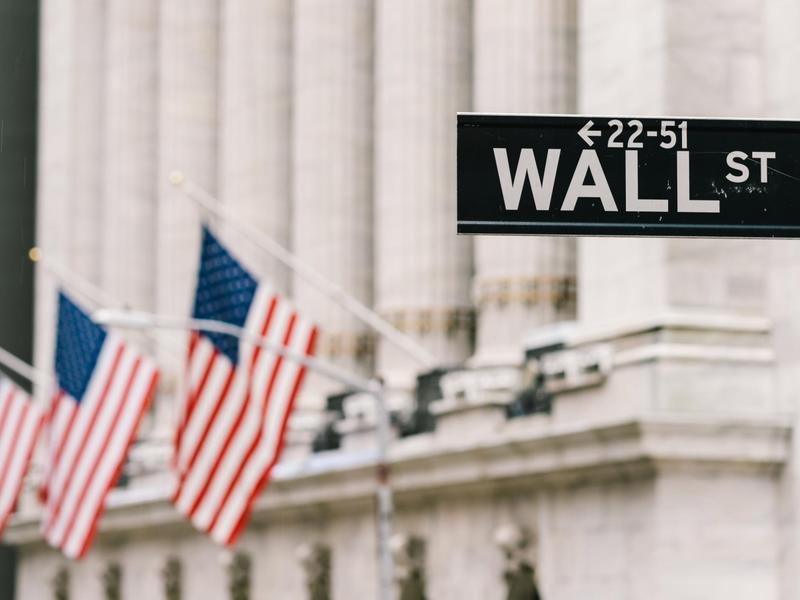 La Corte suprema Usa potrebbe abbattere i dazi di Trump: il rischio da 50 miliardi per il bilancio Usa e le «scommesse» (già iniziate) a Wall Street
