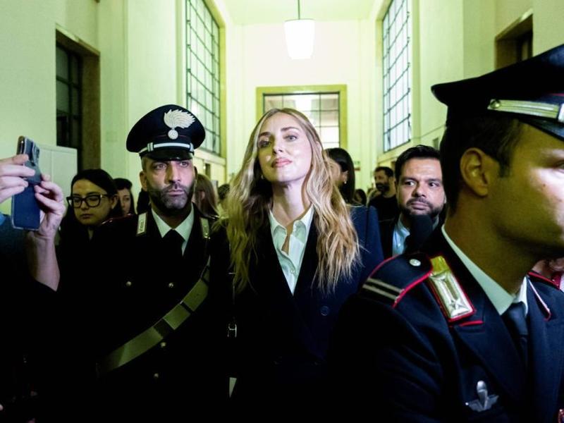 Chiara Ferragni in tribunale per il caso pandoro e uova di Pasqua, al via il processo per truffa aggravata: «Momento difficile della mia vita»