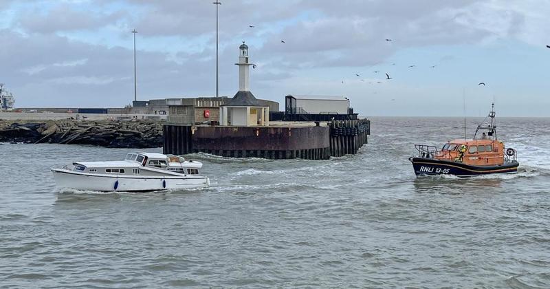 Motor cruiser capsize fears sparks emergency call out
