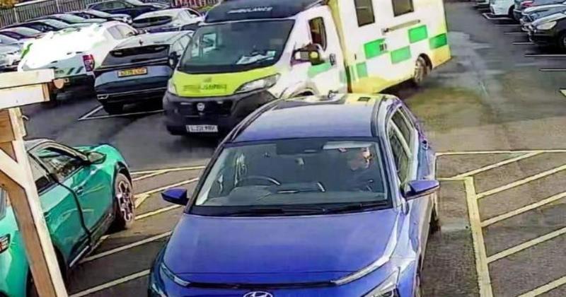 Ambulance 'struggled' to get to patient due to 'irresponsible' parking