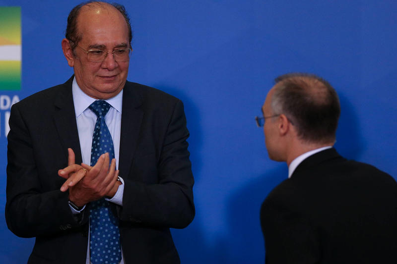 Pau que não bate em Mendes não bate em Mendonça Pau que não bate em Mendes não bate em Mendonça