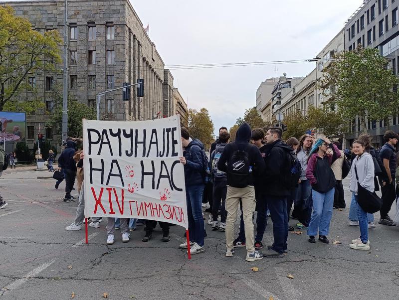 Učenici 13, 12, 10, 9, 7, 1, 4. beogradske gimnazije, kao i Matematičke i gimnazije u Obrenovcu stupaju u bojkot nastave Učenici 13, 12, 10, 9, 7, 1, 4. beogradske gimnazije, kao i Matematičke i gimnazije u Obrenovcu stupaju u bojkot nastave