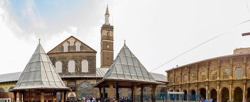 Irkçılık otoriter rejimlerden beslenir Irkçılık otoriter rejimlerden beslenir