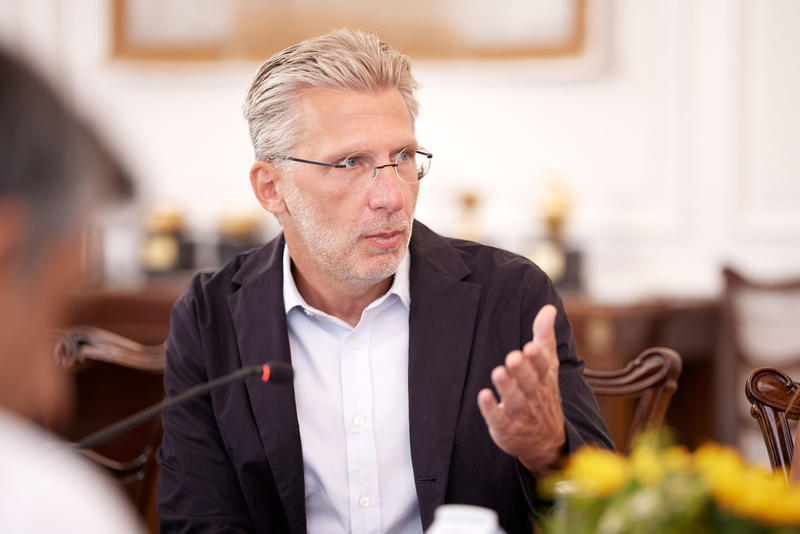 Σκέρτσος: Δεν ήξερε, δεν ρώτησε, δεν κατάλαβε – Το φιάσκο των ΕΛΤΑ εκθέτει την κυβέρνηση