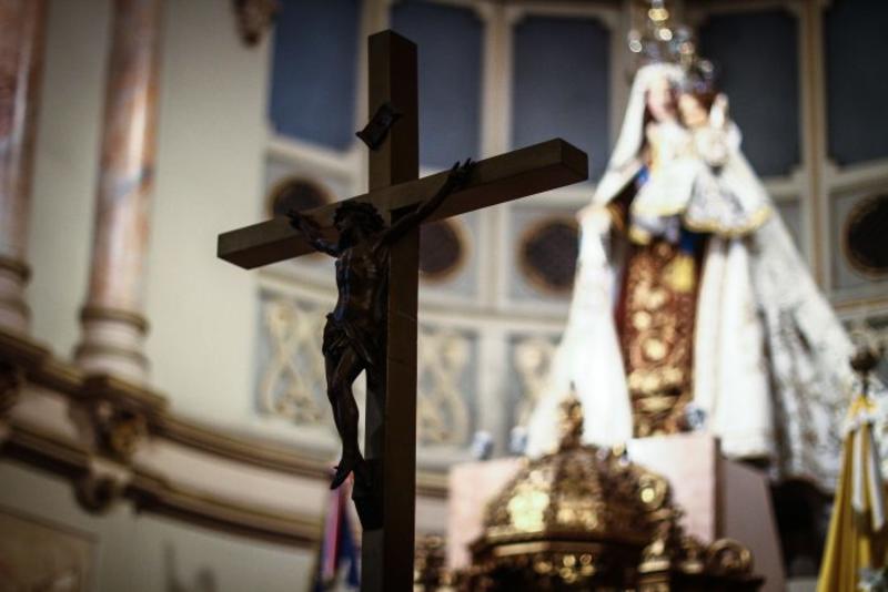 ¿De quién está más cerca la Iglesia católica en Chile? ¿De quién está más cerca la Iglesia católica en Chile?