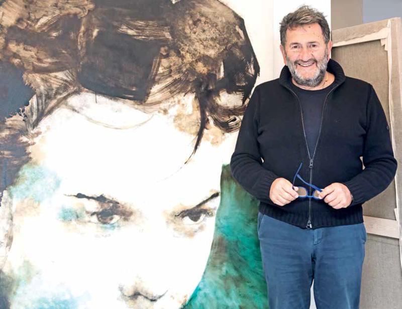 Krizlerde binalar sattım, tablolarımı hiç satmadım Krizlerde binalar sattım, tablolarımı hiç satmadım