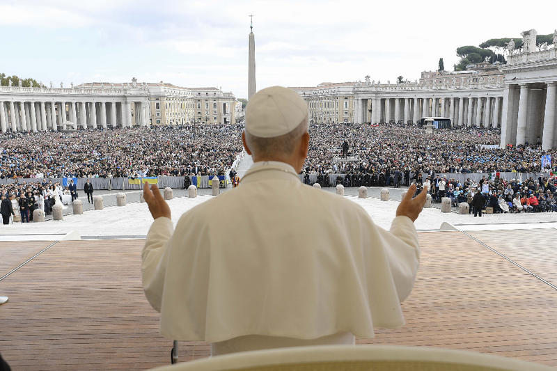 Il dovere di farci carico delle povertà Il dovere di farci carico delle povertà