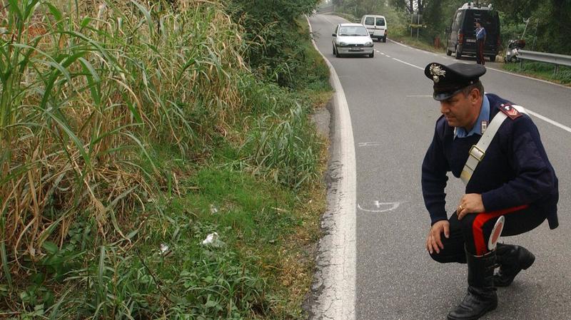 Veduggio, Luca Zoia trovato morto sul ciglio della strada: forse travolto e ucciso da un'auto pirata