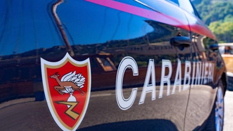 Lei si prostituisce e il compagno e complice ruba le carte di credito ai clienti: arrestati