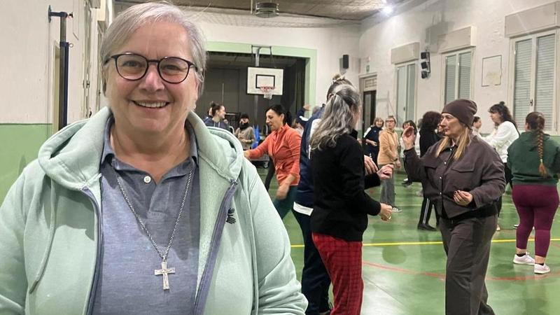 Il corso di autodifesa dalle suore: “È gratis, così aiutiamo le donne. Boom di adesioni, lo rifaremo”