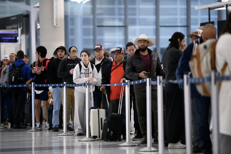 Trump Shutdown Hits 40 Major Airports—Just in Time for Thanksgiving