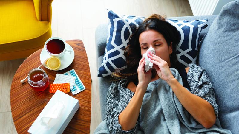 Raffreddore, tosse e mal di gola sono arrivati ma la vera influenza (ancora) no: “In Lombardia code mai viste per fare il vaccino”