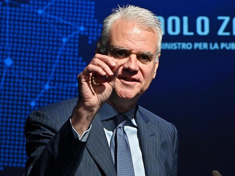 Zangrillo: «Dai contratti rinnovati aumenti sopra il 6%. La Cgil non firma perché è contro di noi»