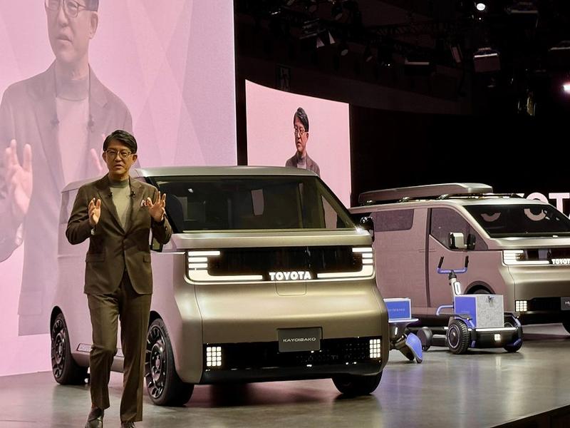 Toyota’s Hybrid-First EV Strategy Pays Off Even as Tariffs Bite Into Profit