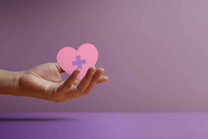 La beneficenza e i gadget che ci inondano la posta