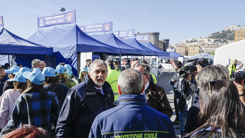 Campi Flegrei, se i dati peggioreranno si rischia subito l'allerta rossa