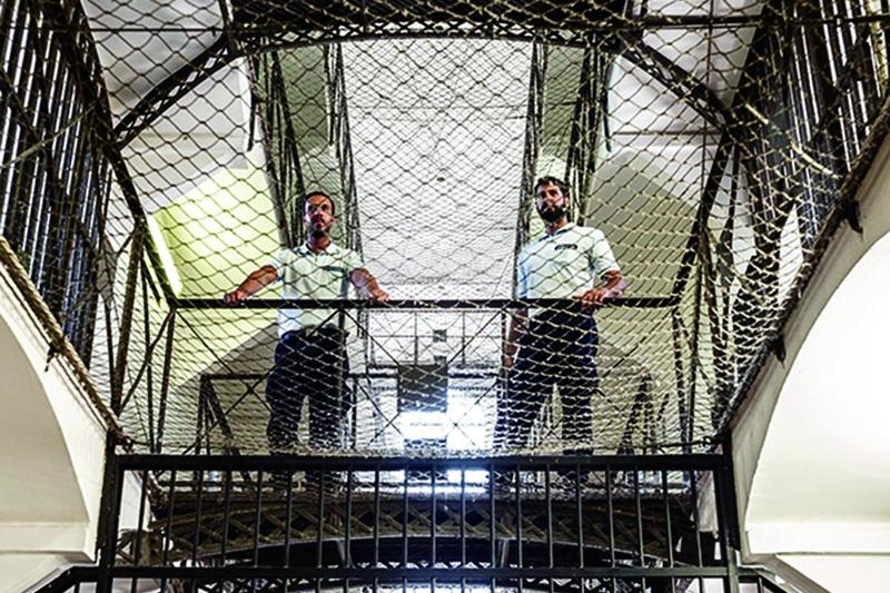 Il Vangelo tradito: Nordio e Delmastro venite a vedere che succede nelle carceri