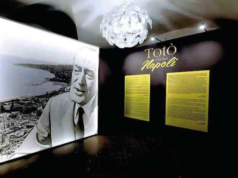 TotÃ² e le geografie di Napoli in mostra: a Palazzo Reale versi inediti, immagini e voci