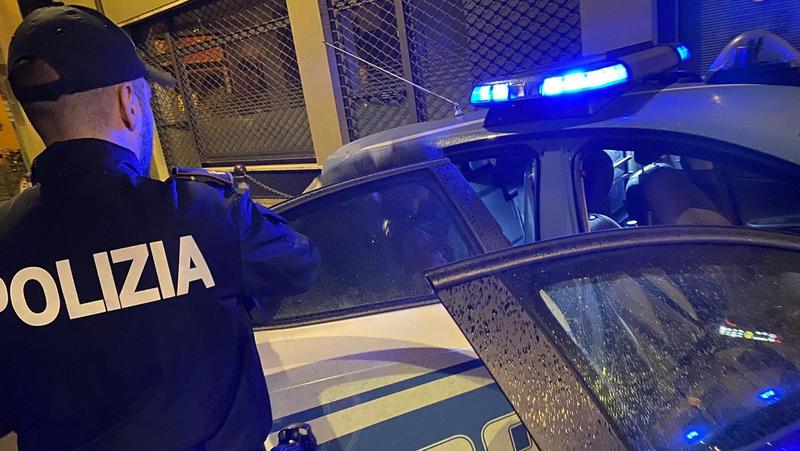 Aggrediscono due quindicenni con un coltello: arrestati tre baby rapinatori