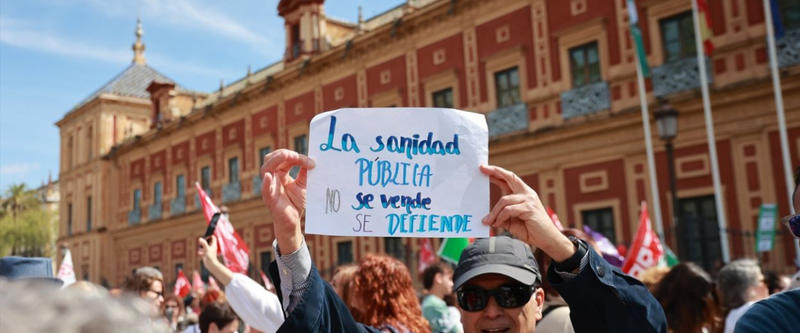 Las ocho provincias andaluzas secundan una masiva movilización sanitaria que pone 'contra las cuerdas' a Moreno Bonilla