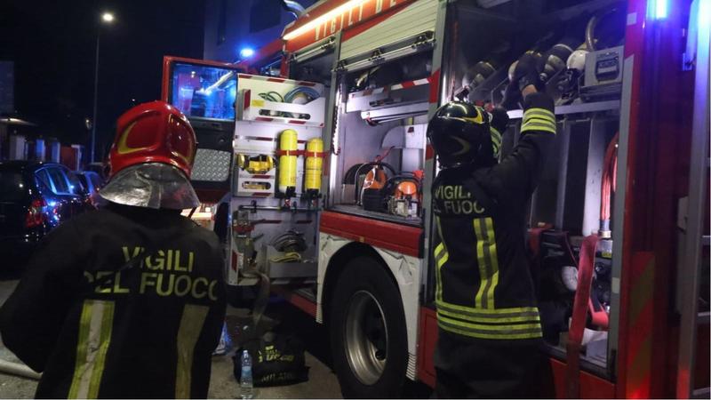 Milano, incendio in via Rucellai: una donna muore nel suo appartamento /