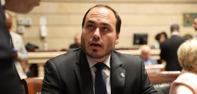 A guerra dos machos contra as mulheres bolsonaristas