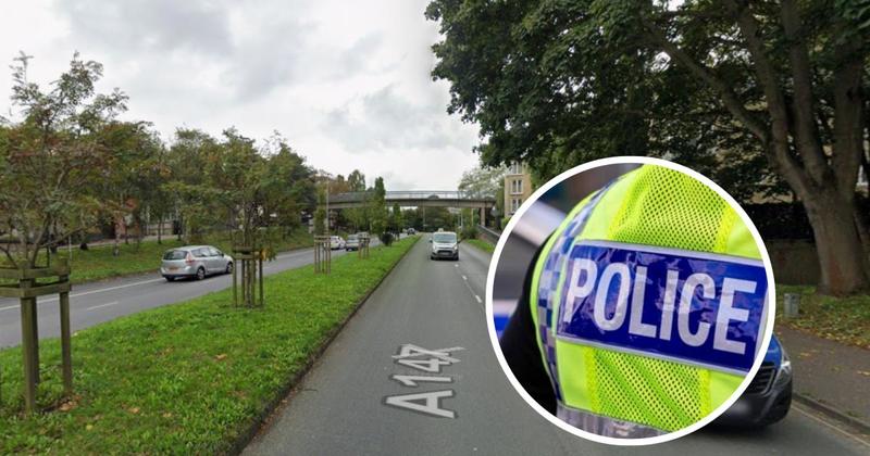 Three men arrested after fight in busy road Three men arrested after fight in busy road