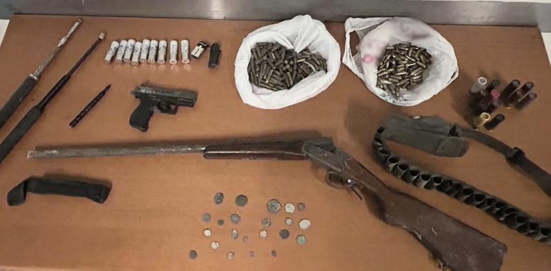 Ποιοι είναι αυτοί κι έχουν τόσες σφαίρες; Ποιοι είναι αυτοί κι έχουν τόσες σφαίρες;