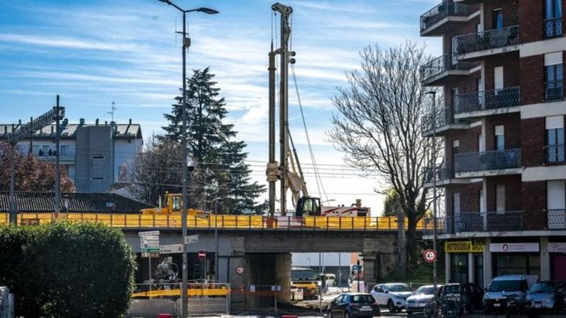 Treno per Orio e Bergamo-Ponte. Rfi: «Cantieri in ritardo»