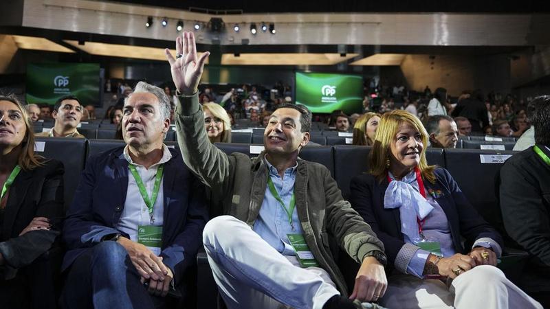 Al congreso del PP en coche de caballos