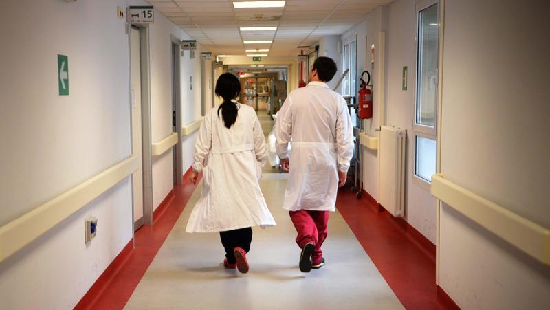 Pazienti da fuori regione per curasi in Lombardia: “Pressione forte su ospedali, è un problema”