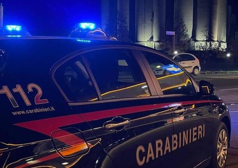 Livorno, cinquantenne massacrato di botte dal fidanzato in un b&b di piazza XX