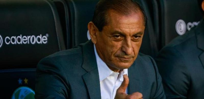 Para Ramón Díaz, 'futebol é lugar de homens', inclusive os incompetentes Para Ramón Díaz, 'futebol é lugar de homens', inclusive os incompetentes