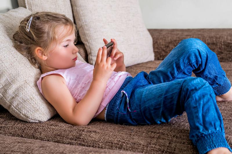 La nueva ley de protección de menores ‘online’ choca con la industria tecnológica