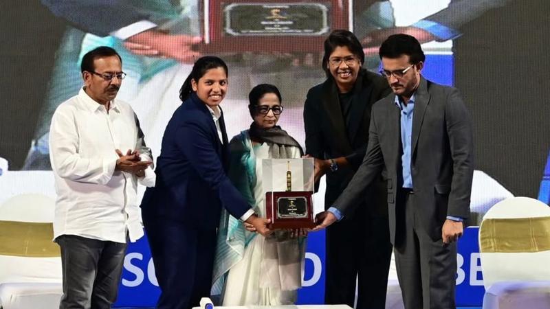 Richa Ghosh honoured with Banga Bhushan, DSP post after World Cup glory