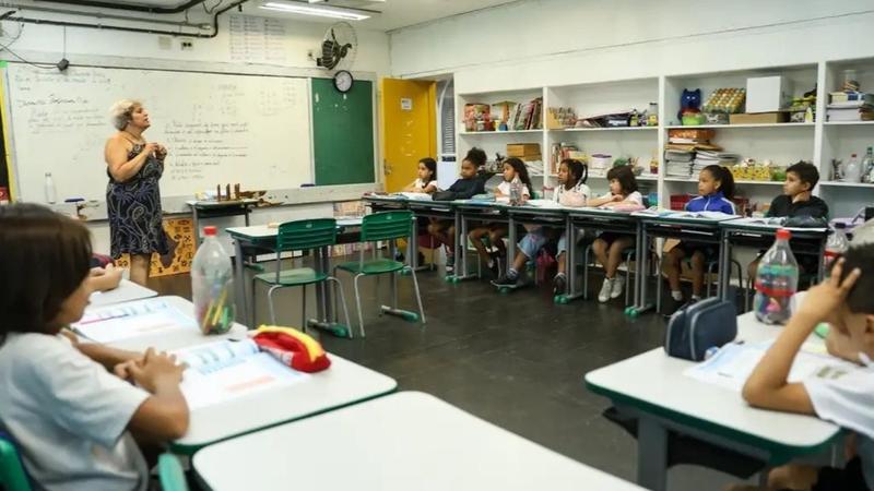 A PEC 169 e o ataque à profissão docente