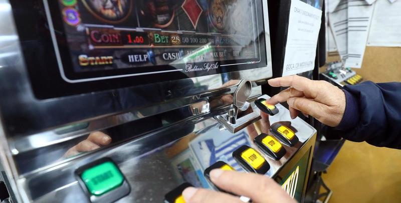 Gioco d’azzardo a Ferrara, nel 2024 spesi 235 milioni di euro